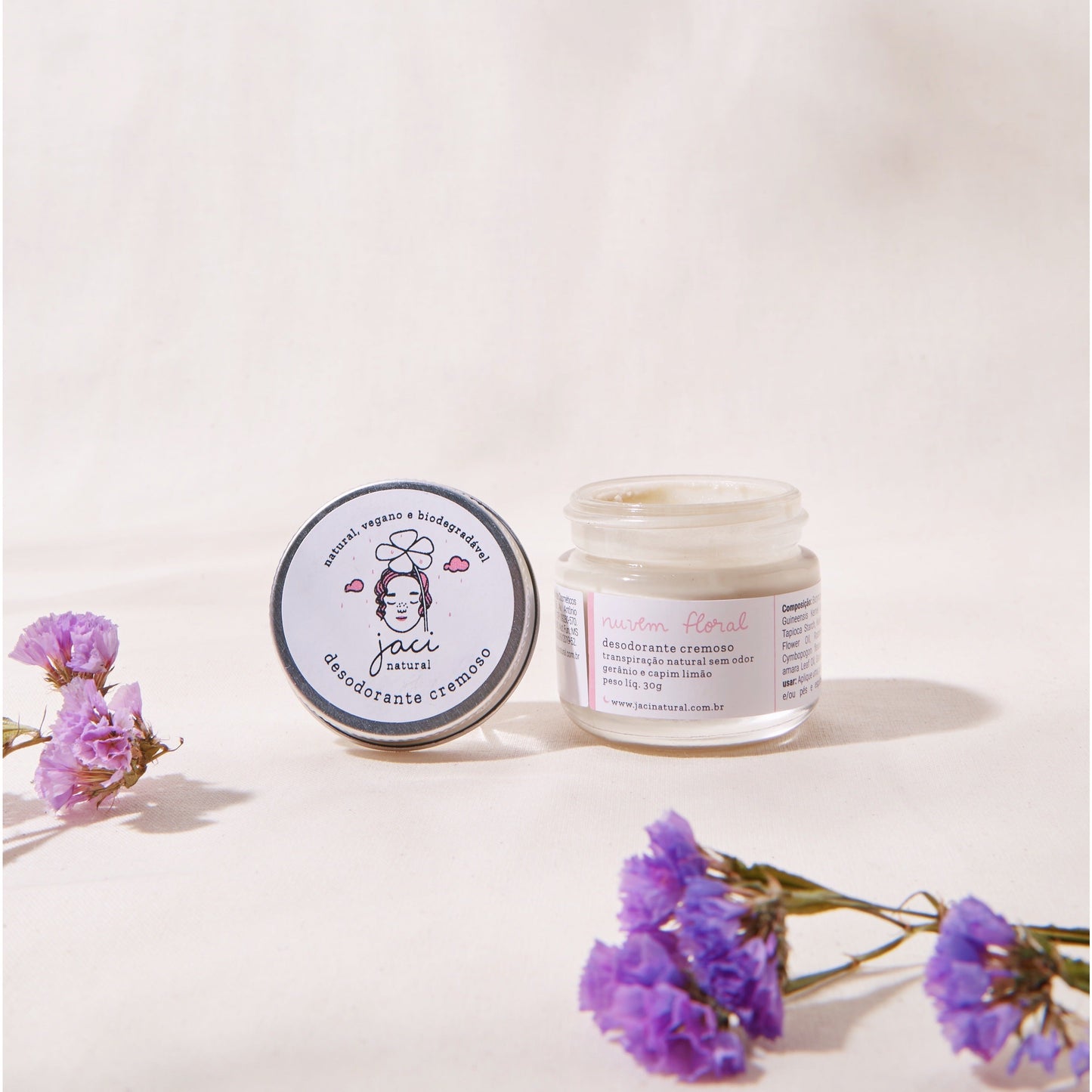Desodorante Cremoso Nuvem Floral | Natural e Vegano | Sem Bicarbonato | 30g - Aqui na Jaci Natural - Por R$36! Compre agora na Jaci Natural